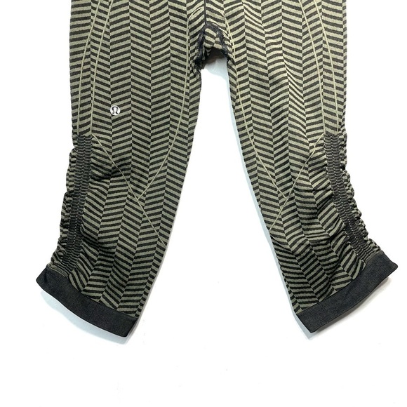 Lululemon In The Flow Crop II Heathered Fatigue Green 6 O22 - Picture 8 of 10